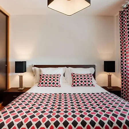 Fully Equipped 3 Bed - Parking شقة *