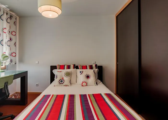 Fully Equipped 3 Bed - Parking 아파트