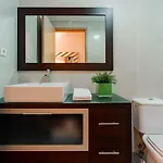 Fully Equipped 3 Bed - Parking *