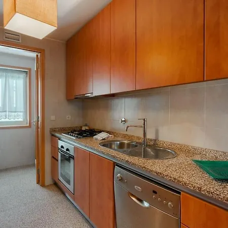 Fully Equipped 3 Bed - Parking *