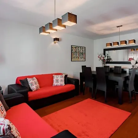 Fully Equipped 3 Bed - Parking Апартаменты