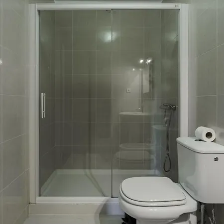 Fully Equipped 3 Bed - Parking *