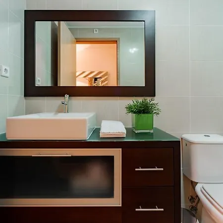Fully Equipped 3 Bed - Parking *