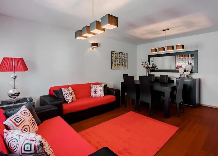 Fully Equipped 3 Bed - Parking