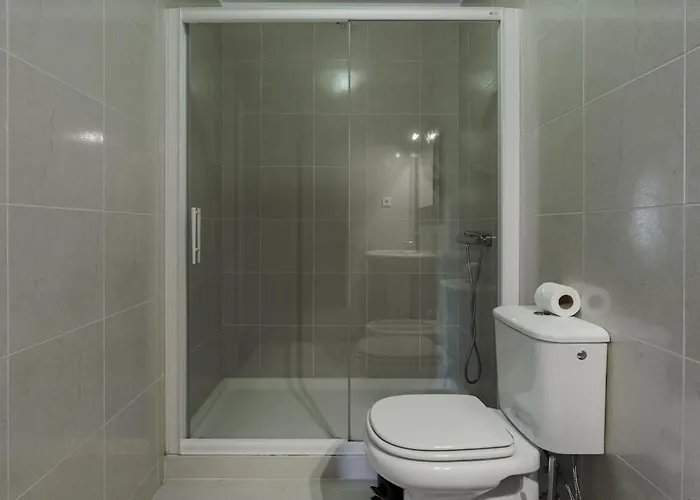 Fully Equipped 3 Bed - Parking *